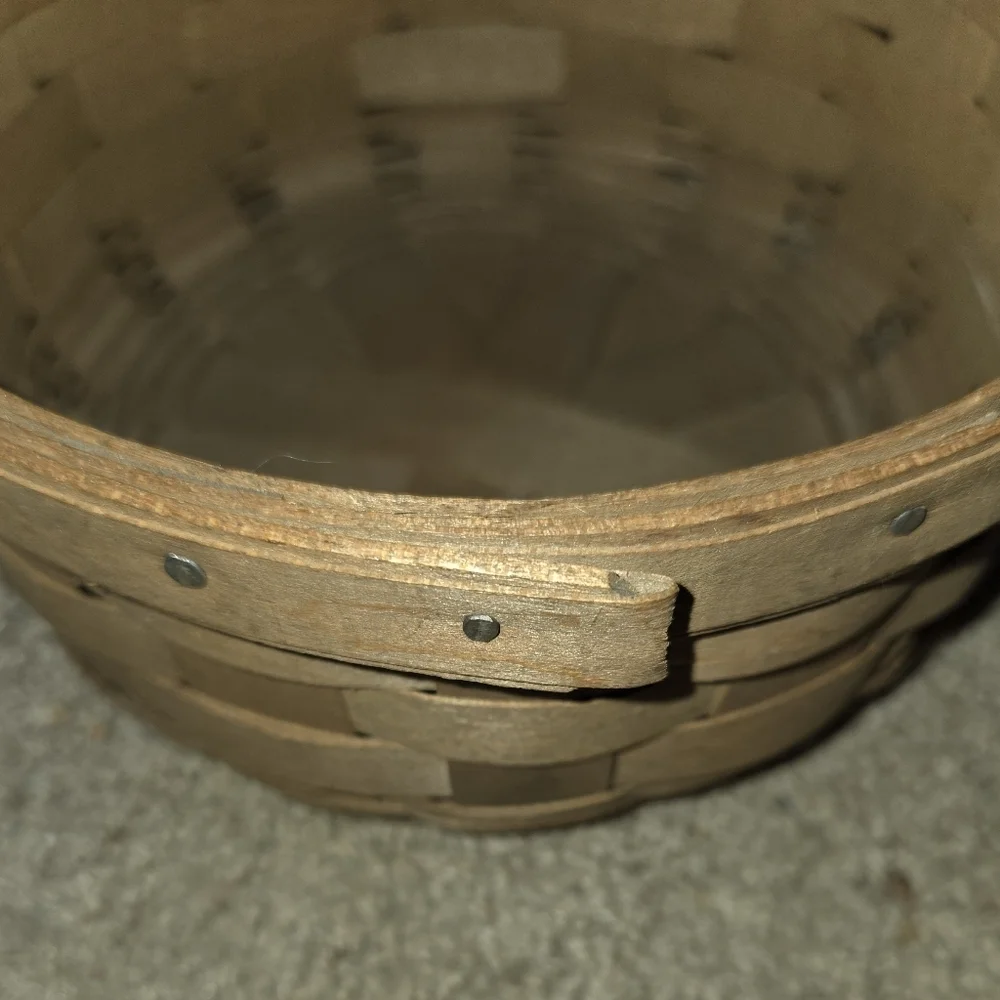Vintage Longaberger darning basket 1984 leather Handles 7" Diameter 3" High - Picture 4 of 6